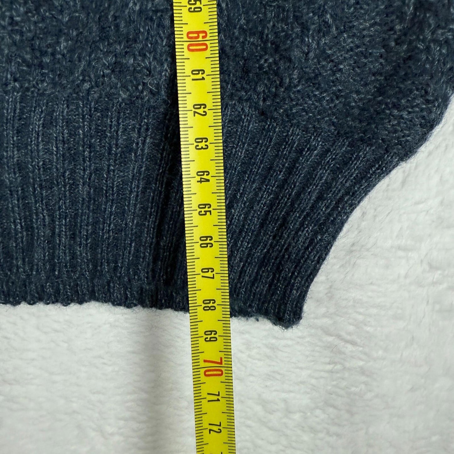 Tris Line Vintage V-Neck Sweater