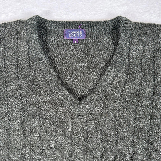 Town & Round V-Neck Green Sweater