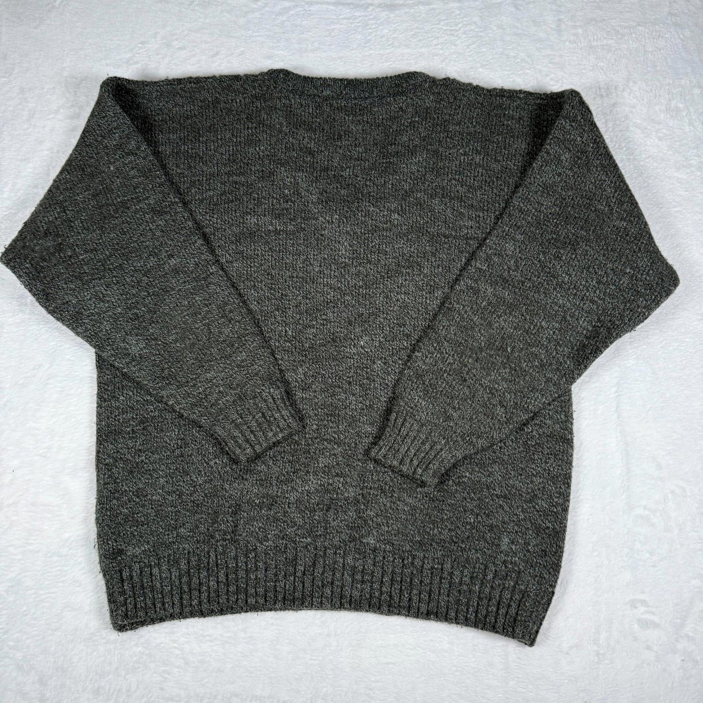 Town & Round V-Neck Green Sweater